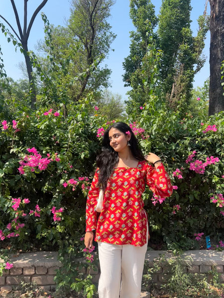 Women Red Floral Printed Cotton Square Neck Top