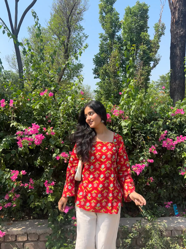 Women Red Floral Printed Cotton Square Neck Top