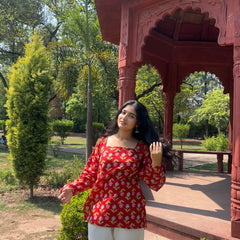 Women Red Floral Printed Cotton Square Neck Top