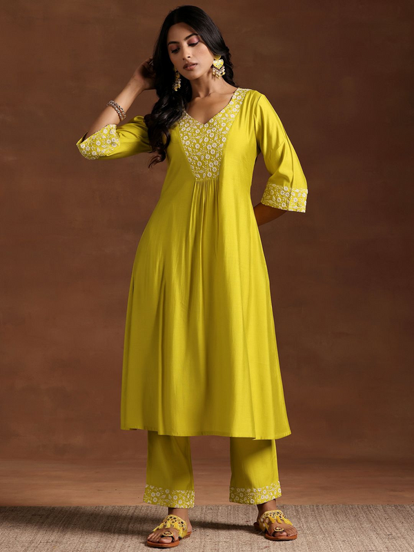  Kurta Set – Elegant Festive Wear
