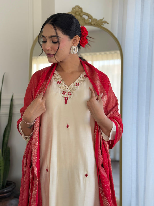 Graceful Silk Embroidered Suit Set Offwhite