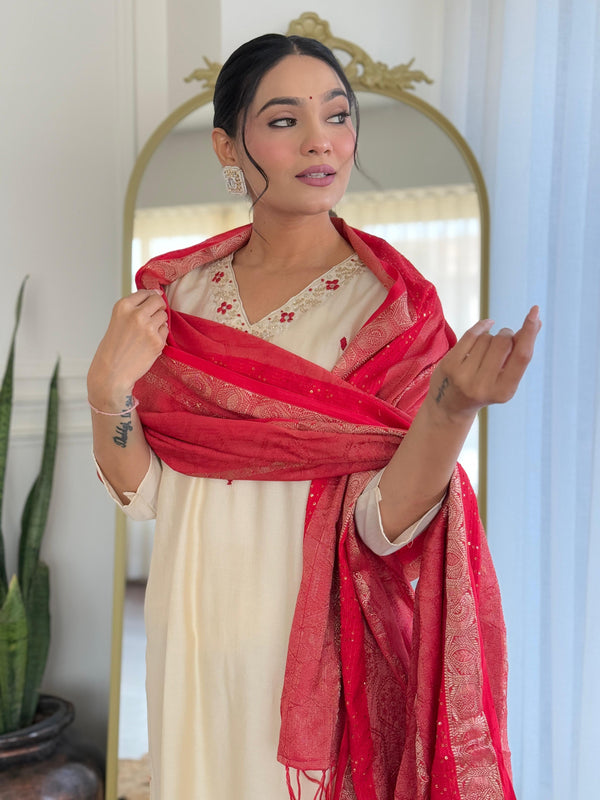 Graceful Silk Embroidered Suit Set Offwhite