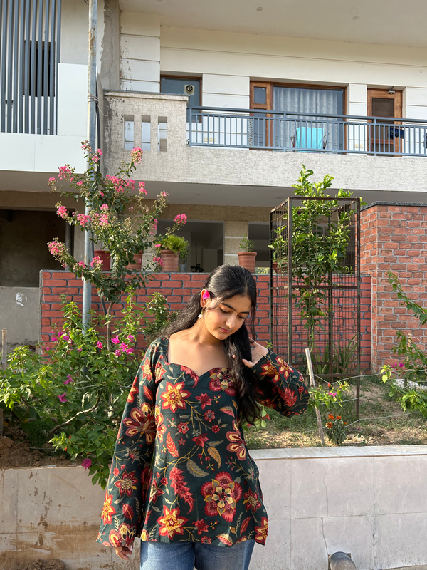 Women's Black Floral Printed Sweetheart Neck Cotton Top