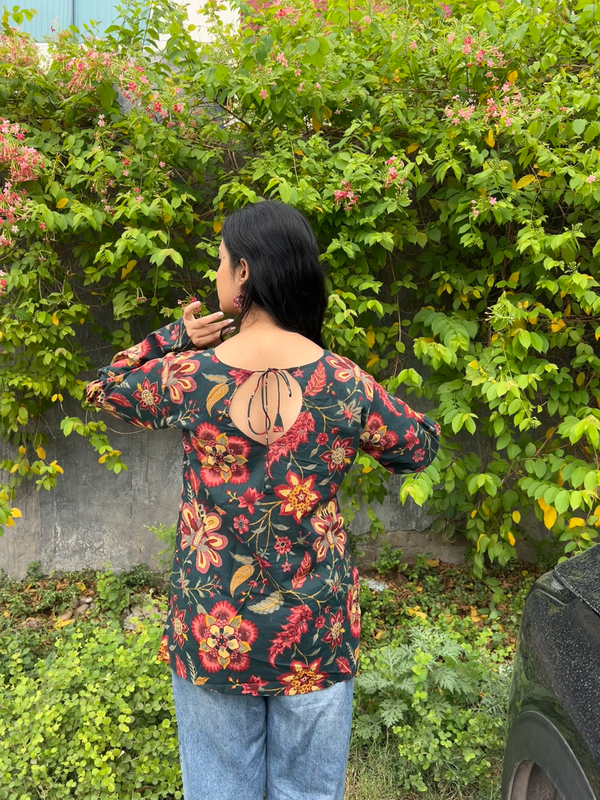 Women's Black Floral Printed Sweetheart Neck Cotton Top