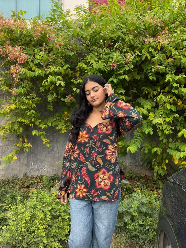 Women's Black Floral Printed Sweetheart Neck Cotton Top